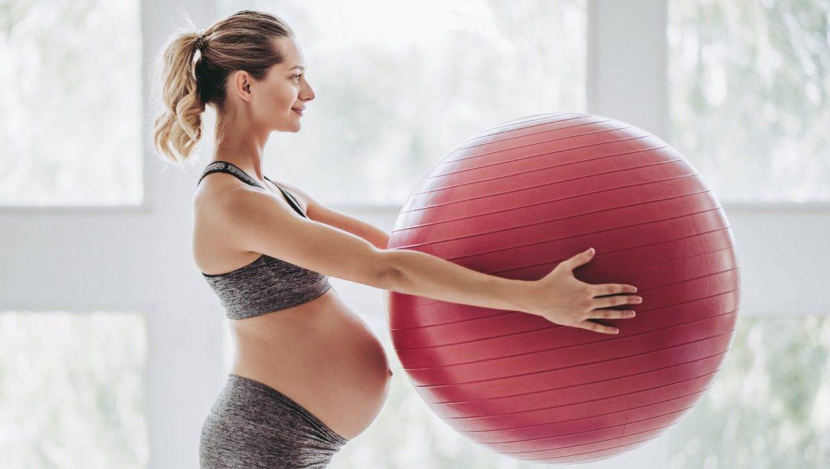 Pregnant woman workout